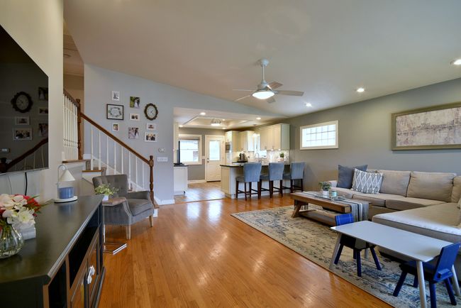 770 S Parkside Ave, House other with 3 bedrooms, 2 bathrooms and 2 parking in Elmhurst IL | Image 4