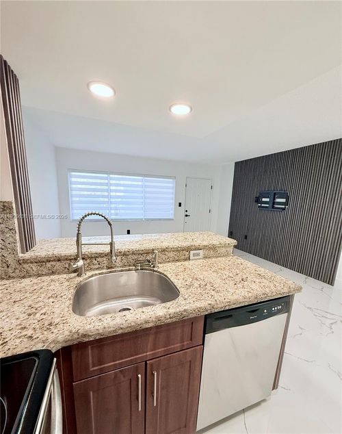 apt-108-8660 Nw 5th Ter, Miami, FL, 33126-6809 | Card Image