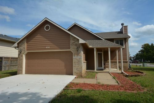 830 S Lindberg Cir, Wichita, KS, 67207-3956 | Card Image
