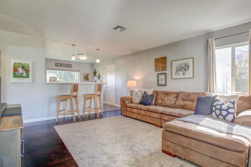 1424 Kitchner Road, Sacramento, CA, 95822 | Card Image