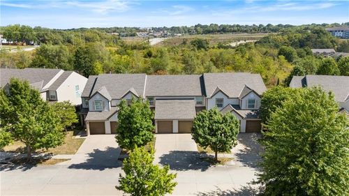 5507 N Fairmount Ave, Kansas City, MO, 64118-4081 | Card Image