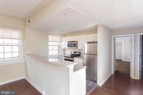 1-532 Spruce St, PHILADELPHIA, PA, 19106-4146 | Card Image