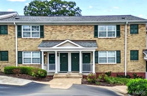 9192 Wrenwood Ln, Brentwood, MO, 63144-1651 | Card Image