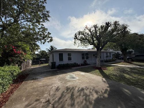 325 S Swinton Ave, Delray Beach, FL, 33444-3550 | Card Image