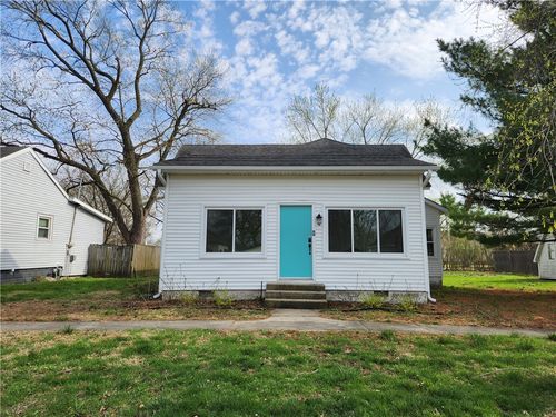 1011 Pennsylvania Ave, Windsor, IL, 61957-1111 | Card Image