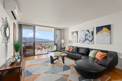 apt-35b-990 Ala Nanala St, Honolulu, HI, 96818-2966 | Card Image