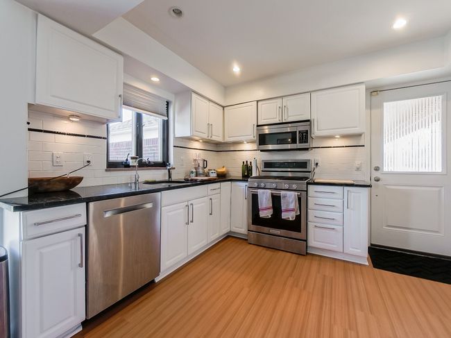 1304 Devonshire Rd, House other with 3 bedrooms, 3 bathrooms and null parking in Grosse Pointe Park MI | Image 14
