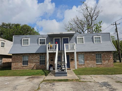 a-1500 Oleander Dr, La Marque, TX, 77568-5562 | Card Image