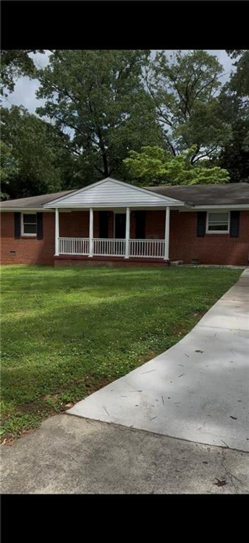 3211 Howell Dr Se, Smyrna, GA, 30080-3826 | Card Image