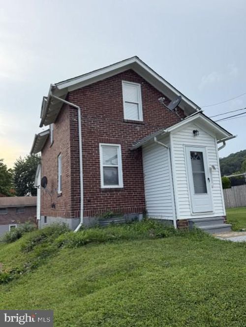 1324 Fretz Ave, ALLENTOWN, PA, 18103-8472 | Card Image