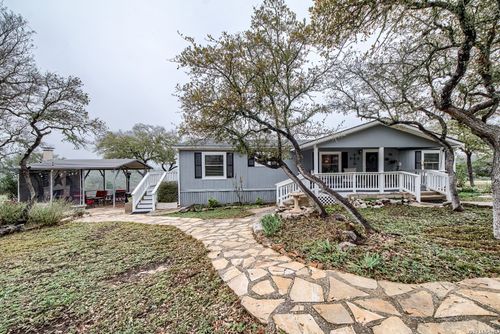 251 County Road 246, Hondo, TX, 78861-6417 | Card Image
