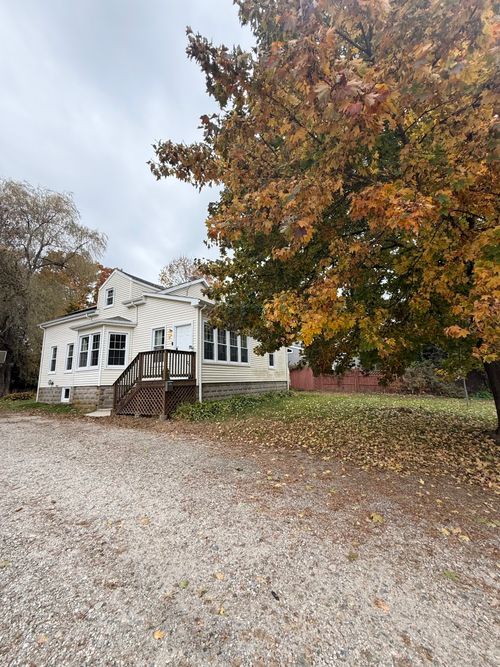 19 High St, Moosup, CT, 06354-1003 | Card Image