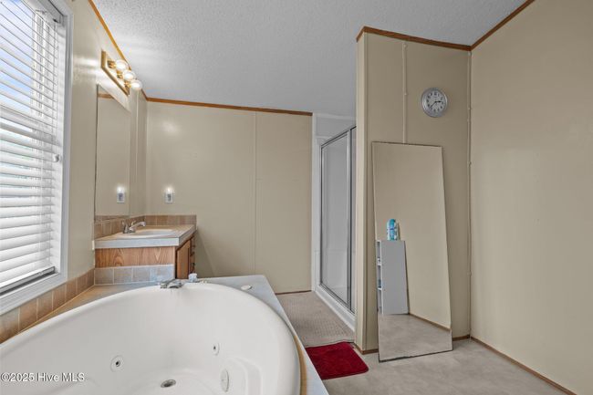 Walk-in shower. | Image 19