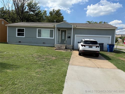 3538 N Hartford Ave, Tulsa, OK, 74106-1933 | Card Image