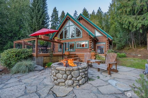 6323 N Lake Cushman Rd, Hoodsport, WA, 98548-9793 | Card Image