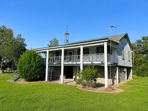2047 Bayou Dularge Rd, Theriot, LA, 70397-9719 | Card Image