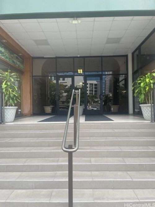 609-747 Amana St, Honolulu, HI, 96814-5118 | Card Image