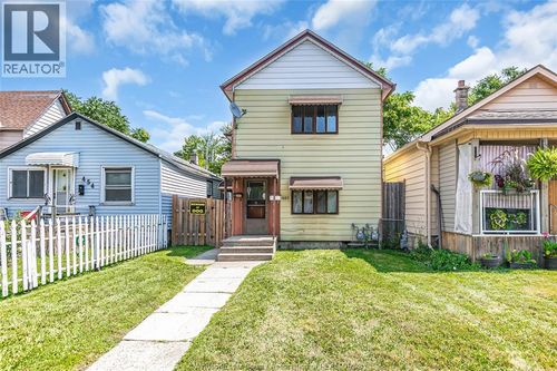 460 Aylmer Ave, Windsor, ON, N9A1T6 | Card Image