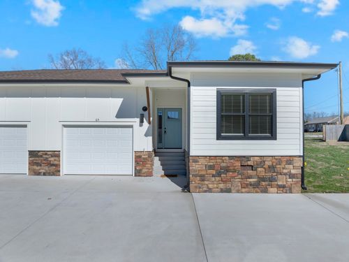 77 Duncan Ln, Winchester, TN, 37398-2515 | Card Image