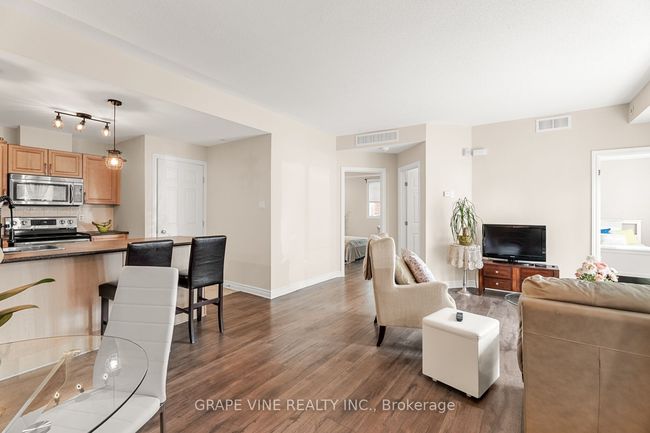 D - 165 Crestway Dr, Condo with 2 bedrooms, 2 bathrooms and null parking in Nepean ON | Image 10