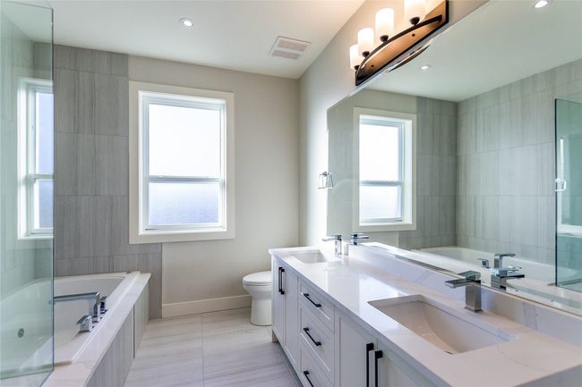 10897 Morrisette Pl, House other with 6 bedrooms, 5 bathrooms and 4 parking in Maple Ridge BC | Image 15