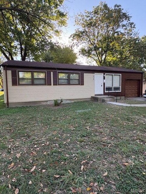 9710 Calumet Dr, Saint Louis, MO, 63137-3303 | Card Image