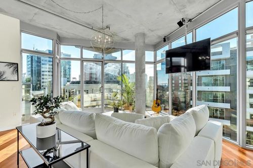 612-1050 Island Ave, San Diego, CA, 92101-7264 | Card Image