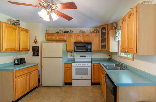 14 East St, Waterbury, VT, 05676-1102 | Card Image