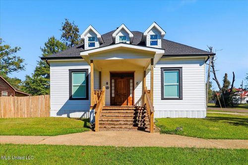 552 E First St, Forest, MS, 39074-4206 | Card Image