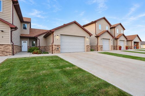 1915 10th Avenue, ABERDEEN, SD, 57401 | Card Image