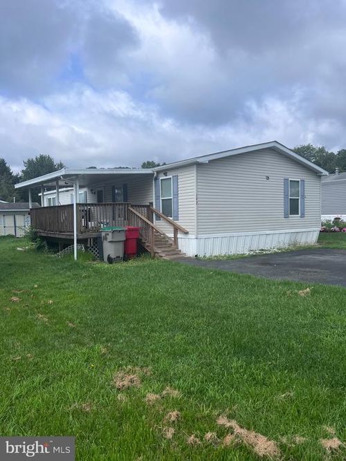 192 Lexington Dr, HEREFORD, PA, 18056-1517 | Card Image
