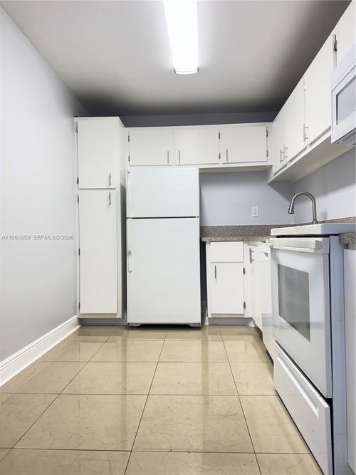 apt-341-1800 Sans Souci Blvd, North Miami, FL, 33181-3034 | Card Image