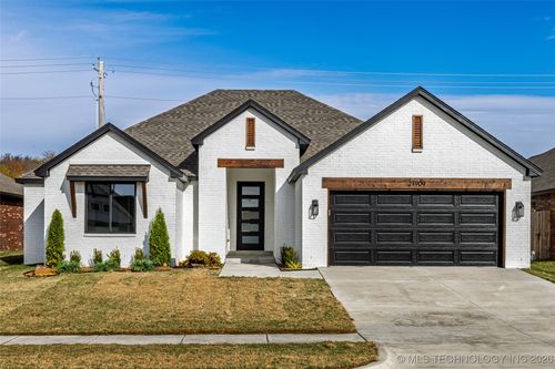 27909 E 107th St S, Coweta, OK, 74429-9002 | Card Image