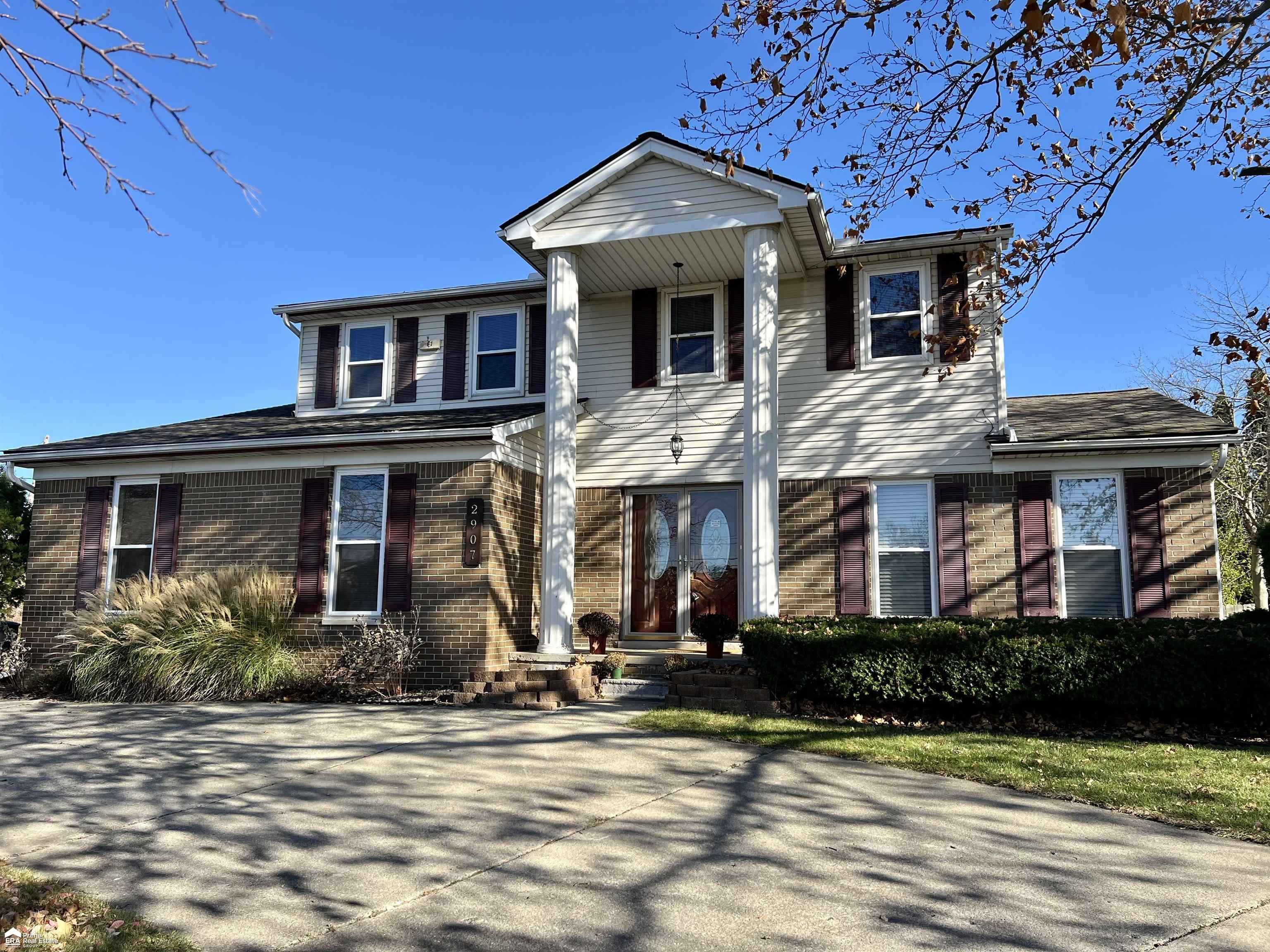 Shawnee Ln, Waterford, MI 48329