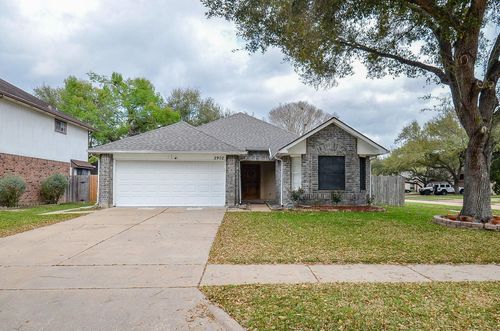 2902 Silent Dr, Sugar Land, TX, 77498-4812 | Card Image