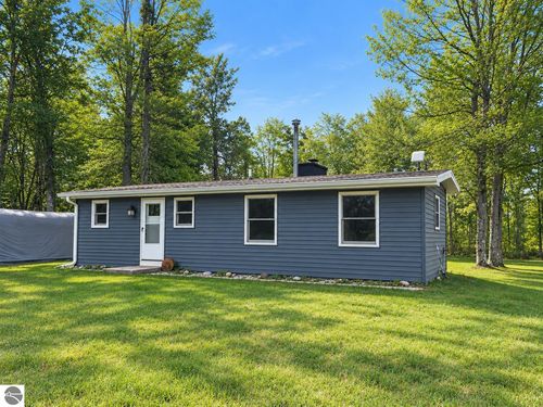 575 W Birch Rd, Roscommon, MI, 48653-9514 | Card Image