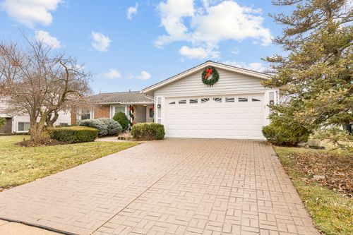 197 Smethwick Ln, Elk Grove Village, IL, 60007-3521 | Card Image