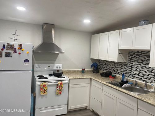 2552 Spirea St, JACKSONVILLE, FL, 32209-2024 | Card Image