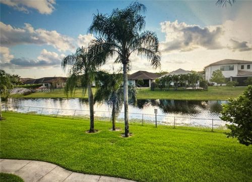 apt-202-1200 113th Ter, Pembroke Pines, FL, 33025-4355 | Card Image