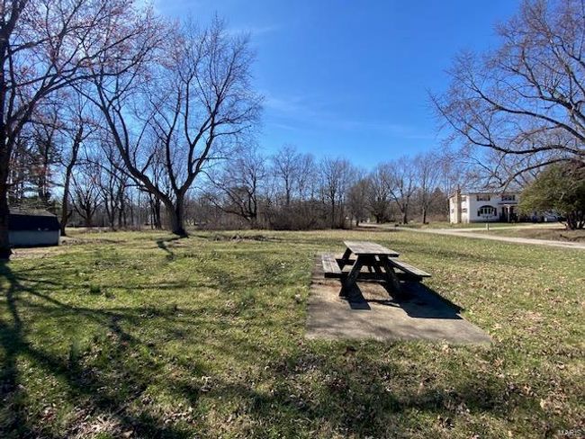245 S 7 Th St, House other with 3 bedrooms, 1 bathrooms and 1 parking in Nokomis IL | Image 9