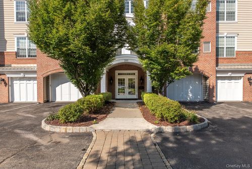 231 Regency Dr, Fishkill, NY, 12524-4936 | Card Image