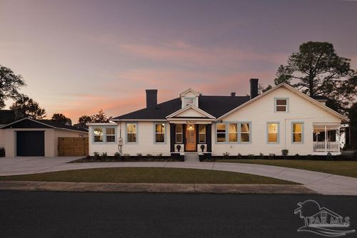 200 W Wright St, Pensacola, FL, 32501-4833 | Card Image