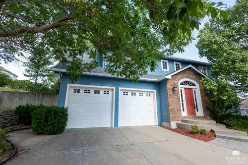 3627 Everett Dr, Manhattan, KS, 66503-8131 | Card Image