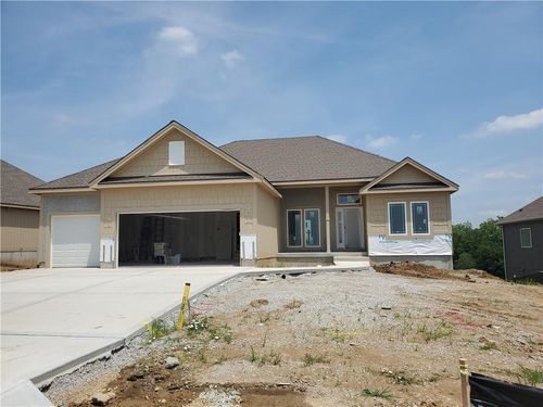 10139 N Winchester Ave, Kansas City, MO, 64156-7935 | Card Image