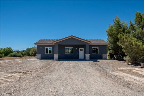 3080 Unicorn Ave, Pahrump, NV, 89048-6327 | Card Image