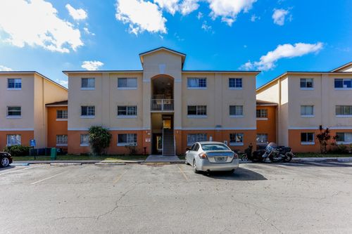 806-3680 N 56th Ave, Hollywood, FL, 33021-2275 | Card Image