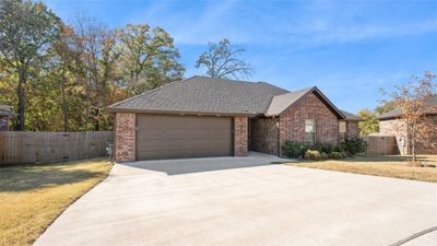 401 Love Court, House other with 4 bedrooms, 2 bathrooms and null parking in Gentry AR | Image 2