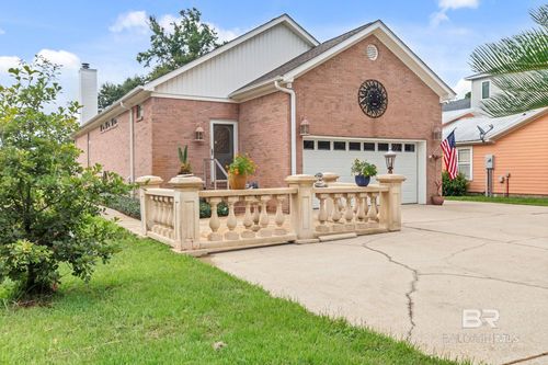 646 W Canal Dr, Gulf Shores, AL, 36542-3010 | Card Image