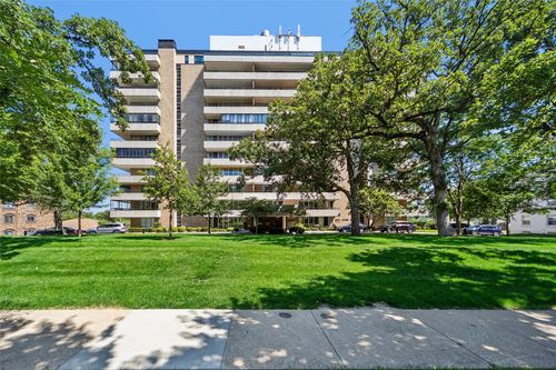 906-and-907-3663 Grand Avenue, Des Moines, IA, 50312 | Card Image