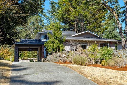 4166 Crosshaven Close, Saanich, BC, V8X4H3 | Card Image